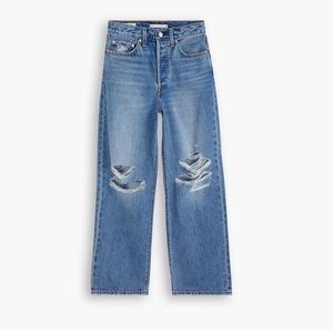 Levi’s Signature High Rise Rib Cage Straight Leg Distressed Jeans